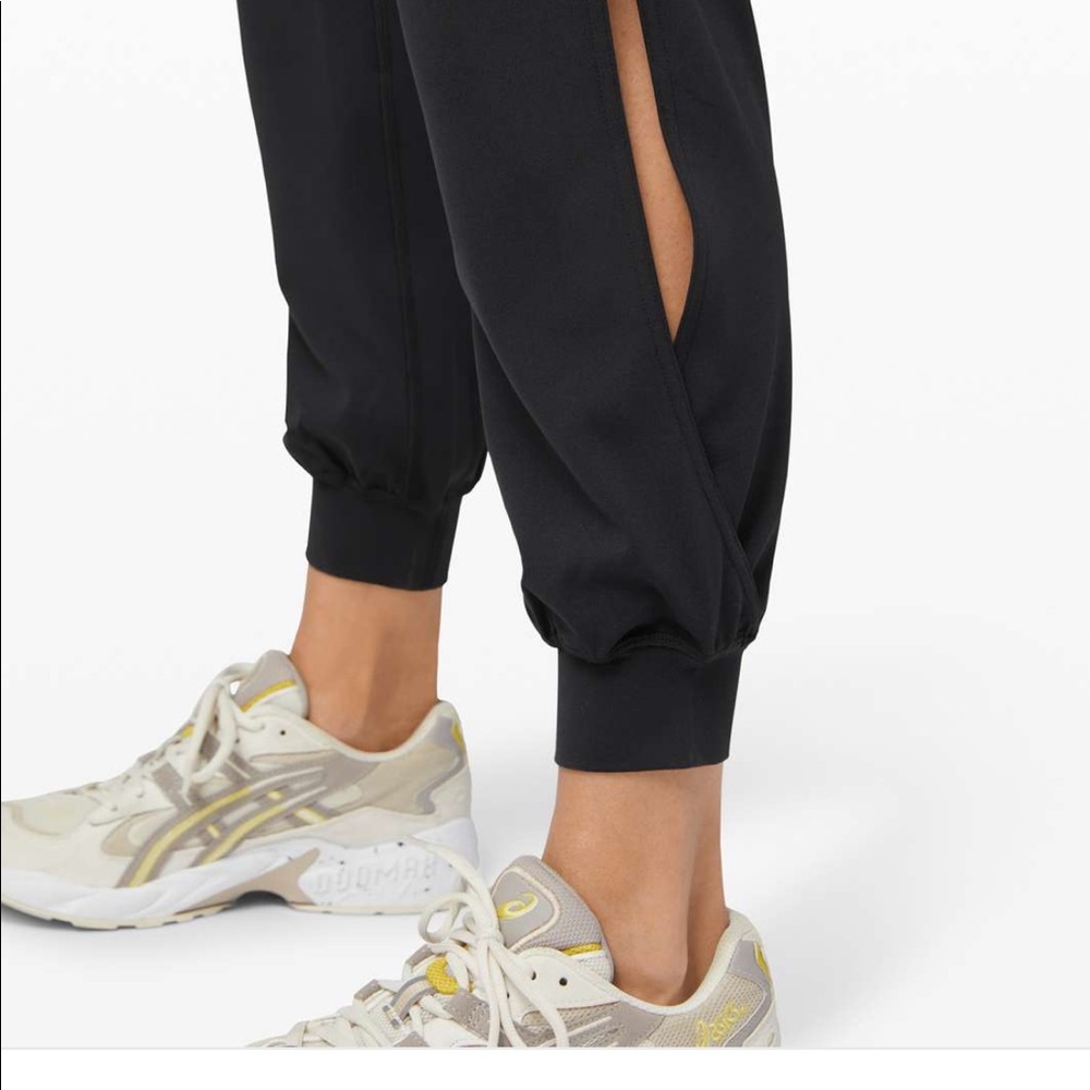 LULULEMON RARE JOGGERS WITH SLIT!!!!